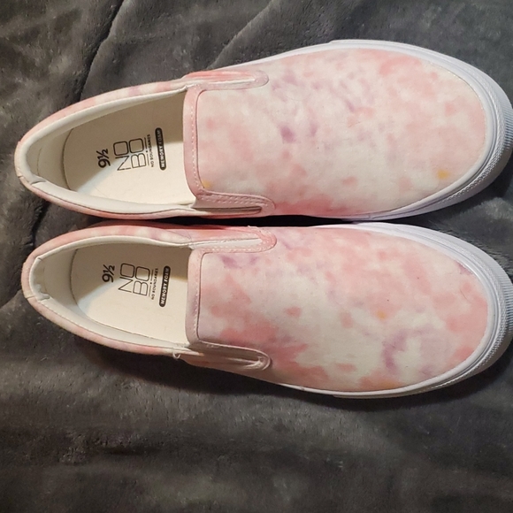 Worn Once Memory Foam Tie Dye Slip On Shoes 9.5 - Picture 1 of 5